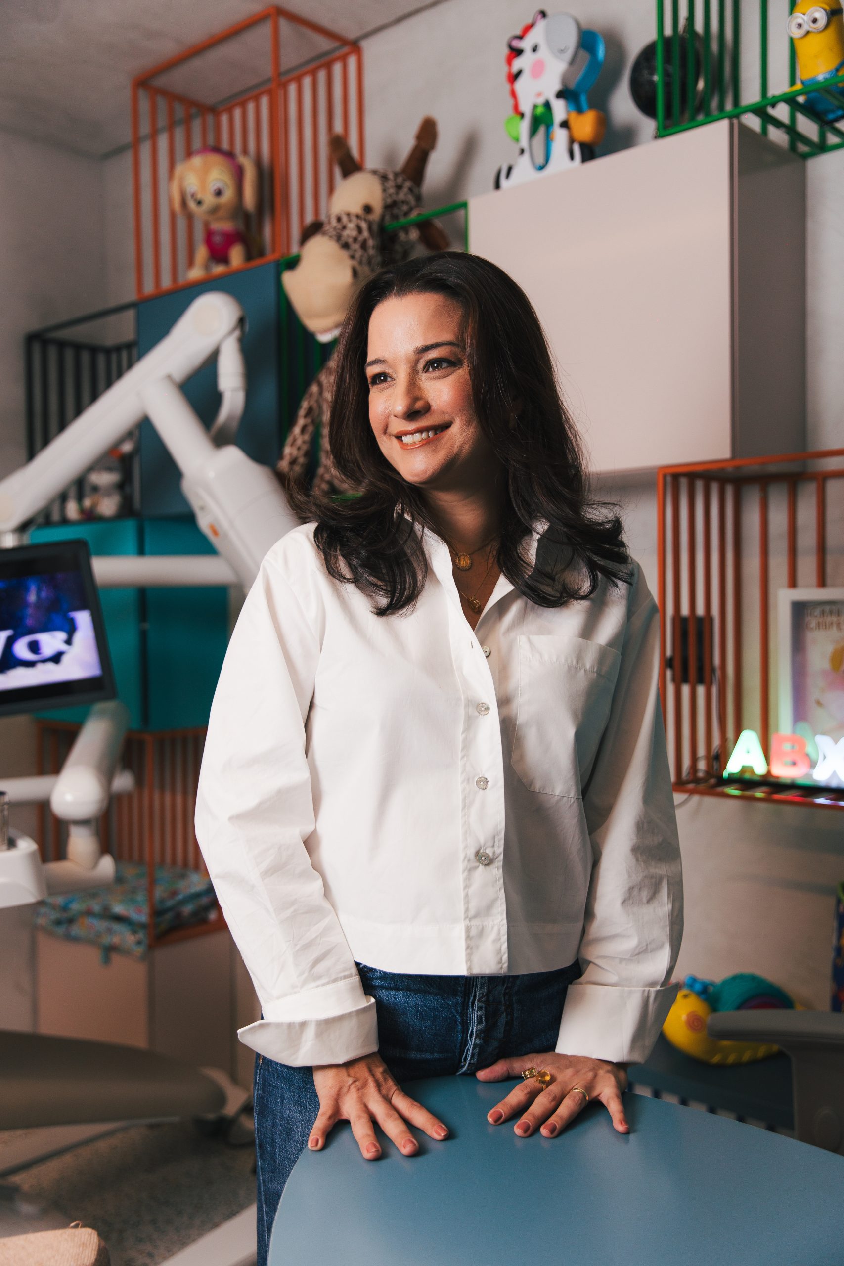 Dra. Fernanda Prates no Consultório