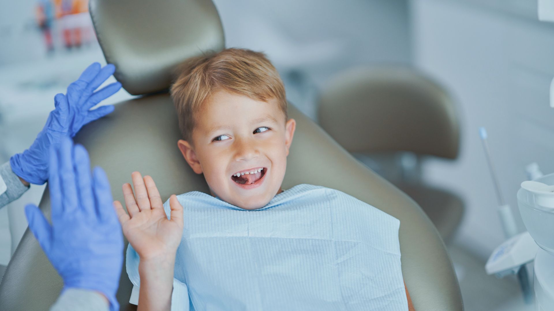7 Dicas Práticas para Levar seu Filho Autista ao Dentista sem Crises em Recife